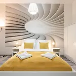 Theresa Loop Apartment
