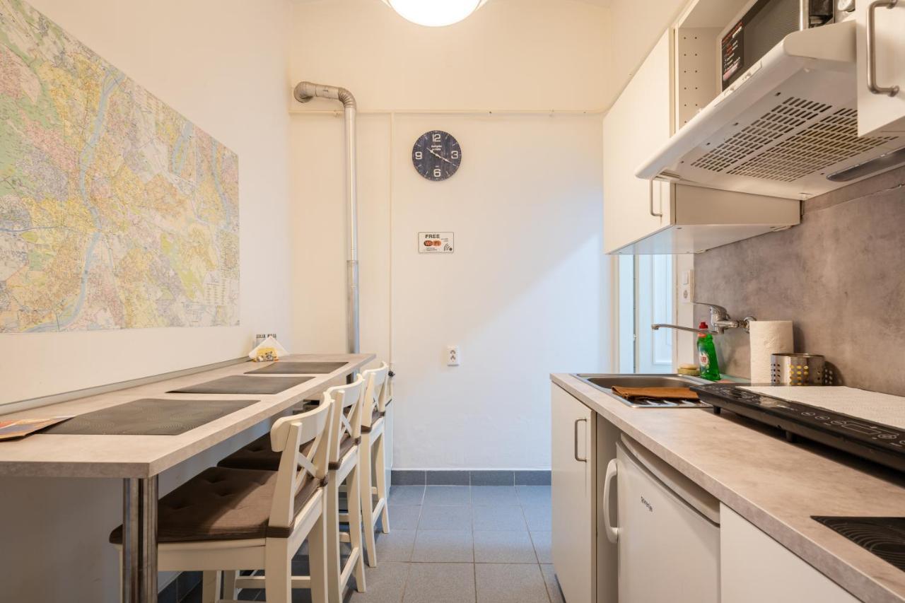 Theresa Loop Apartment